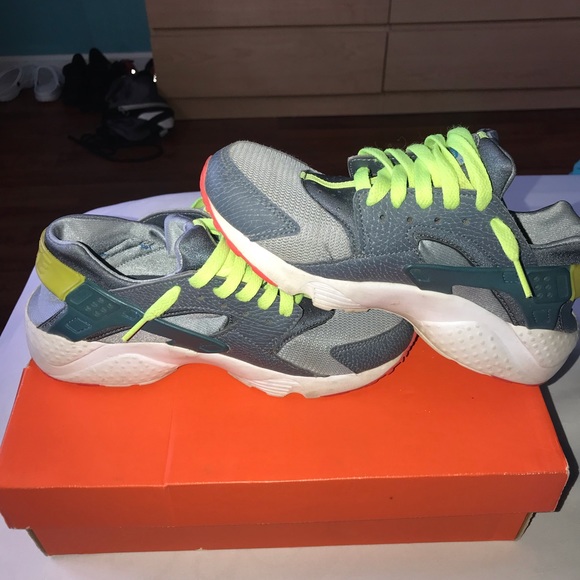 Nike custom huaraches size 5.5y - Picture 3 of 5